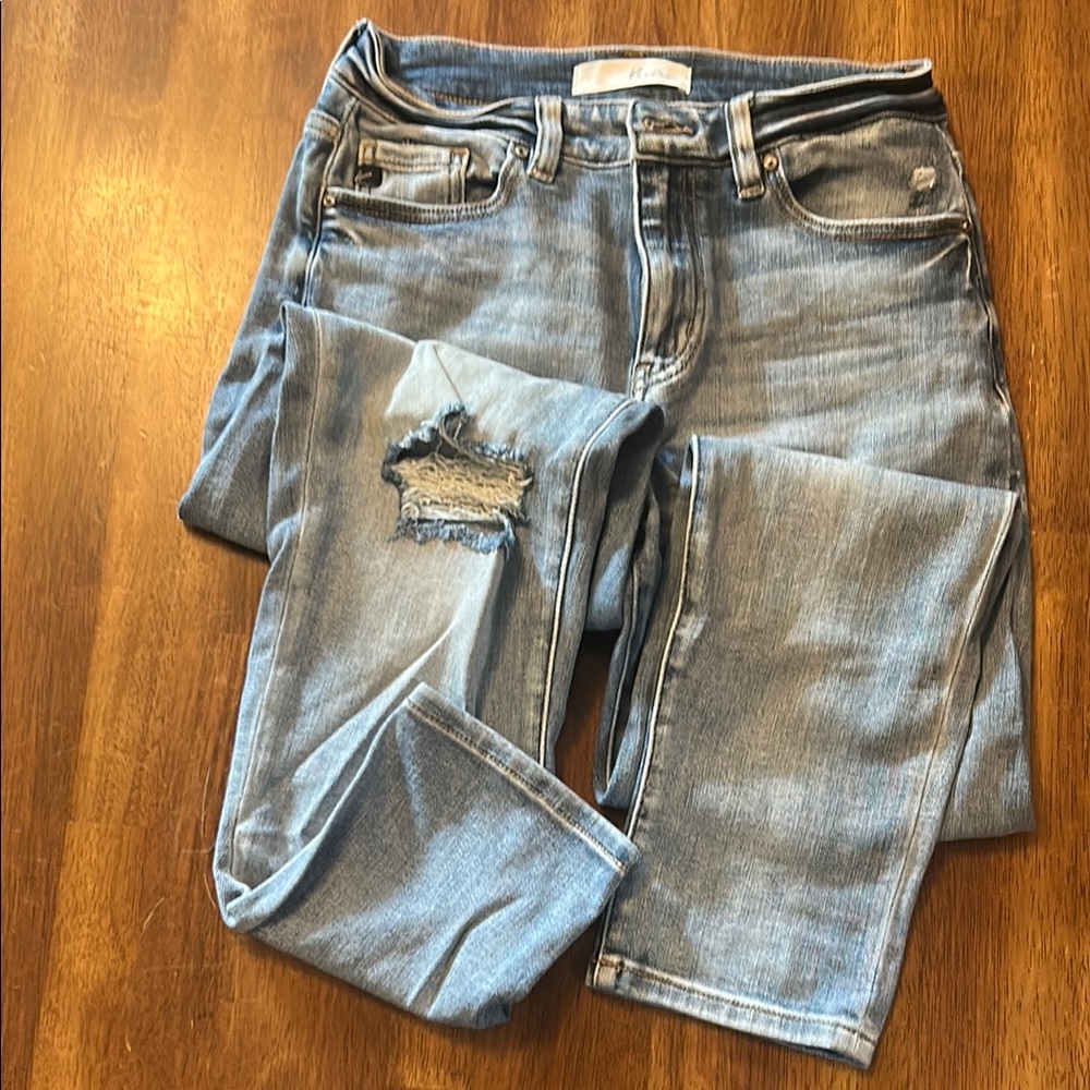 Women’s Light Blue Distressed Jeans
